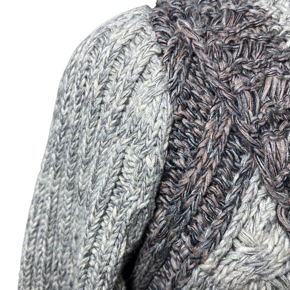 CAbi Gray Shadow Circle Chunky Knit Cardigan Women XS Color Blocked Shawl Collar - Picture 8 of 12